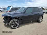 ✅ 2020 BMW X5 M50i • VIN: 5UXJU4C00LLE45435 • Лот: 63341715. Опубликован ранее на Copart с пробегом 51 075 миль. Бесплатный доступ к архиву аукционных продаж из США и подробный отчёт об истории автомобиля на DreamBid. Изображение 1.