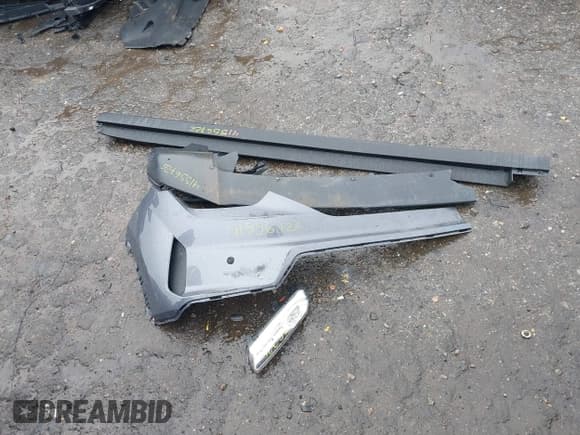 ✅ 2024 VinFast VF 8 Plus • VIN: RLLV1AFA5RH007880 • Лот: 41556726. Опубликован ранее на IAAI с пробегом 2 629 миль. Бесплатный доступ к архиву аукционных продаж из США и подробный отчёт об истории автомобиля на DreamBid. Изображение 12.