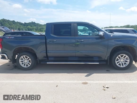 ✅ 2020 Chevrolet Silverado 1500 LT • VIN: 3GCUYDED2LG227493 • Lot: 42639439. Wystawiony na IAAI z przebiegiem 111 273 mil. Bezpłatny archiwum sprzedaży aukcyjnych z USA i szczegółowy raport historii pojazdu na DreamBid. Zdjęcie 14.