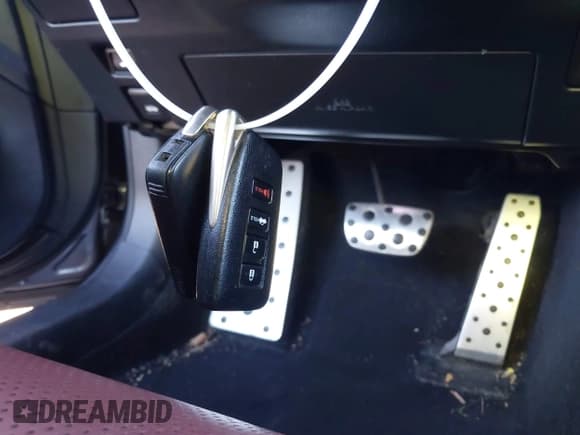 ✅ 2015 Lexus GS 350 • VIN: JTHBE1BL0FA017129 • Lot: 43696252. Wystawiony na IAAI z przebiegiem 121 951 mil. Bezpłatny archiwum sprzedaży aukcyjnych z USA i szczegółowy raport historii pojazdu na DreamBid. Zdjęcie 11.