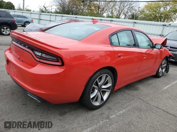 ✅ 2015 Dodge Charger Road/Track • VIN: 2C3CDXCT2FH816961 • Лот: 82694205. Опубликован ранее на Copart с пробегом 105 242 миль. Бесплатный доступ к архиву аукционных продаж из США и подробный отчёт об истории автомобиля на DreamBid. Изображение 3.