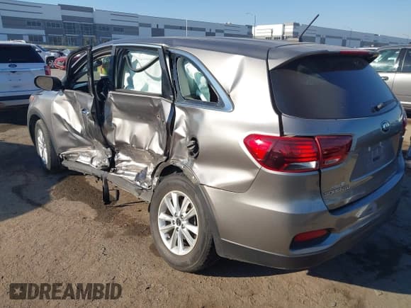 ✅ 2019 Kia Sorento LX • VIN: 5XYPG4A59KG435561 • Lot: 43453112. Listed on IAAI with 53,279 mi. Free auction sales archive from the USA and detailed vehicle history report at DreamBid. Image 3.