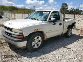 2002 Chevrolet Silverado 1500 with VIN 1GCEC14W62Z184196, listed as a Copart auction lot 70638435 with 197,780 mi miles and Salvage title. Bid and sale history available at DreamBid. Image 1.