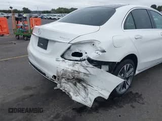 ✅ 2021 Mercedes-Benz C 300 • VIN: W1KWF8EB8MR625884 • Lot: 43387178. Wystawiony na IAAI z przebiegiem 34 317 mil. Bezpłatny archiwum sprzedaży aukcyjnych z USA i szczegółowy raport historii pojazdu na DreamBid. Zdjęcie 6.