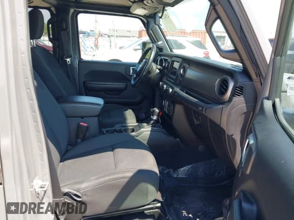 ✅ 2021 Jeep Gladiator Sport S • VIN: 1C6HJTAG7ML578251 • Lot: 42942726. Wystawiony na IAAI z przebiegiem 49 634 mil. Bezpłatny archiwum sprzedaży aukcyjnych z USA i szczegółowy raport historii pojazdu na DreamBid. Zdjęcie 5.