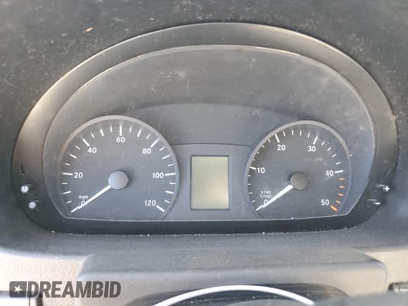 ✅ 2016 Mercedes-Benz Sprinter Cargo • VIN: WD3PE7DD8GP265976 • Lot: 56429865. Wystawiony na Copart z przebiegiem Nie podano. Bezpłatny archiwum sprzedaży aukcyjnych z USA i szczegółowy raport historii pojazdu na DreamBid. Zdjęcie 9.