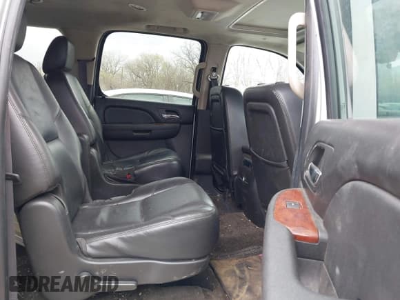 ✅ 2011 Chevrolet Suburban LTZ • VIN: 1GNSKKE35BR290484 • Lot: 41897265. Listed on IAAI with 223,739 mi. Free auction sales archive from the USA and detailed vehicle history report at DreamBid. Image 8.