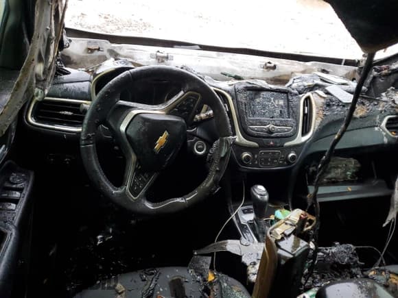 ✅ 2019 Chevrolet Equinox LT • VIN: 3GNAXVEX0KS546285 • Лот: 90803065. Опубликован ранее на Copart с пробегом Не указан. Бесплатный доступ к архиву аукционных продаж из США и подробный отчёт об истории автомобиля на DreamBid. Изображение 9.