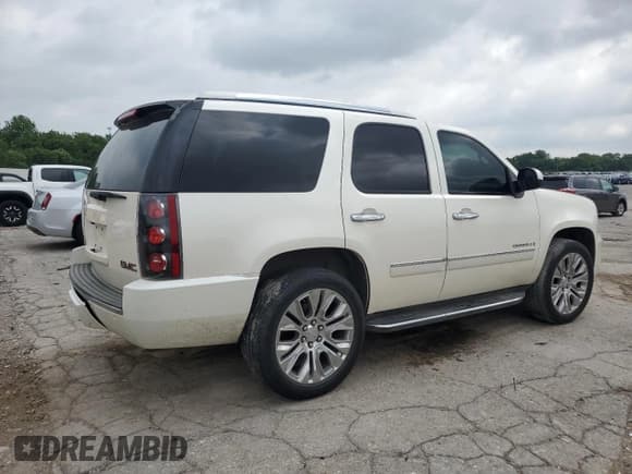 ✅ 2009 GMC Yukon Denali • VIN: 1GKFC03229R239612 • Лот: 57162375. Опубликован ранее на Copart с пробегом 184 414 миль. Бесплатный доступ к архиву аукционных продаж из США и подробный отчёт об истории автомобиля на DreamBid. Изображение 3.