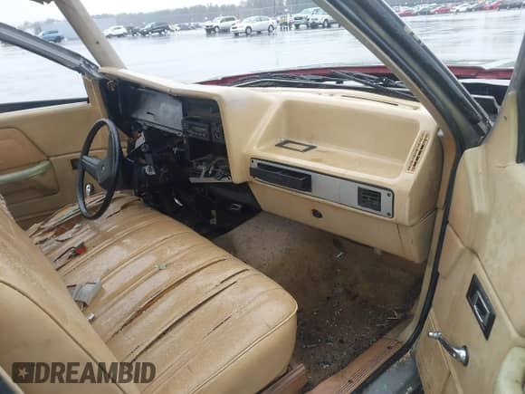 1987 Dodge Dakota z VIN 1B7GN14M0HS416892, wystawiony jako IAAI lot #41751330 z przebiegiem 102 958 mil mil oraz . Historia ofert i sprzedaży dostępna na DreamBid. Obrazek 5.