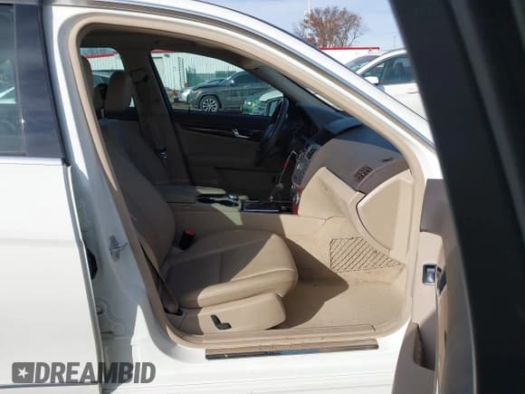 ✅ 2011 Mercedes-Benz C 300 Sport • VIN: WDDGF8BB4BR180565 • Lot: 43845789. Listed on IAAI with 144,831 mi. Free auction sales archive from the USA and detailed vehicle history report at DreamBid. Image 5.