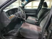 ✅ 2004 Ford Crown Victoria Standard • VIN: 2FAFP73WX4X136549 • Lot: 42196855. Wystawiony na Copart z przebiegiem 76 040 mil. Bezpłatny archiwum sprzedaży aukcyjnych z USA i szczegółowy raport historii pojazdu na DreamBid. Zdjęcie 7.