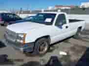2004 Chevrolet Silverado 1500 Work Truck z VIN 1GCEC14X34Z297647, wystawiony jako IAAI lot #41721802 z przebiegiem 156 066 mil mil oraz . Historia ofert i sprzedaży dostępna na DreamBid. Obrazek 2.