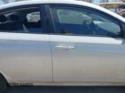 ✅ 2018 Hyundai Accent SE • VIN: 3KPC24A37JE026210 • Lot: 41753981. Wystawiony na IAAI z przebiegiem 136 056 mil. Bezpłatny archiwum sprzedaży aukcyjnych z USA i szczegółowy raport historii pojazdu na DreamBid. Zdjęcie 13.