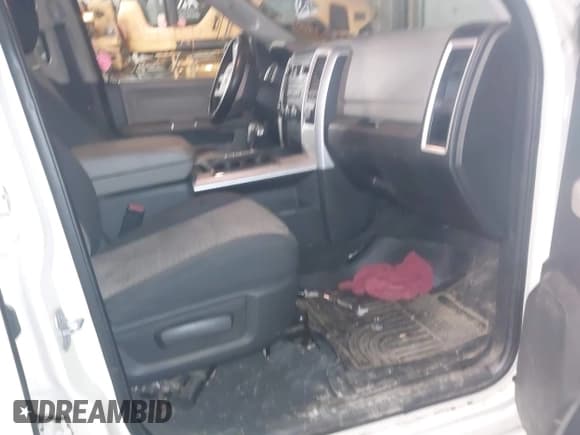 ✅ 2010 Dodge 1500 TRX • VIN: 1D7RV1GT8AS226944 • Lot: 42292091. Wystawiony na IAAI z przebiegiem 179 225 mil. Bezpłatny archiwum sprzedaży aukcyjnych z USA i szczegółowy raport historii pojazdu na DreamBid. Zdjęcie 5.