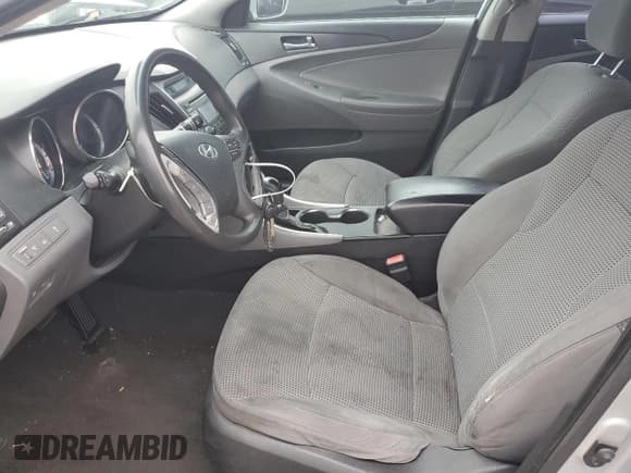 ✅ 2012 Hyundai Sonata GLS • VIN: 5NPEB4AC6CH475966 • Lot: 90945255. Wystawiony na Copart z przebiegiem Nie podano. Bezpłatny archiwum sprzedaży aukcyjnych z USA i szczegółowy raport historii pojazdu na DreamBid. Zdjęcie 7.