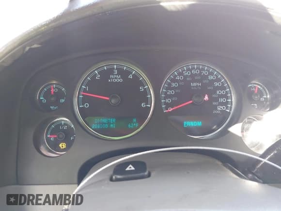 ✅ 2013 Chevrolet Tahoe LT • VIN: 1GNSCBE04DR327966 • Lot: 42100794. Wystawiony na IAAI z przebiegiem 208 088 mil. Bezpłatny archiwum sprzedaży aukcyjnych z USA i szczegółowy raport historii pojazdu na DreamBid. Zdjęcie 7.