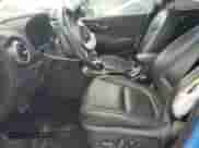 ✅ 2021 Hyundai Kona Ultimate • VIN: KM8K53A57MU617847 • Lot: 86987525. Wystawiony na Copart z przebiegiem 52 069 mil mil. Skorzystaj z bezpłatnego archiwum sprzedaży aukcyjnych z USA i zobacz szczegółowy raport historii pojazdu na DreamBid. Zdjęcie 7.