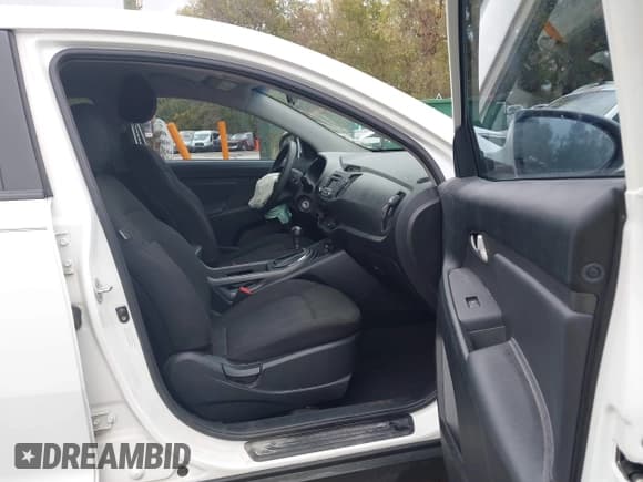 ✅ 2012 Kia Sportage LX • VIN: KNDPB3A29C7284458 • Lot: 43549931. Listed on IAAI with 88,133 mi. Free auction sales archive from the USA and detailed vehicle history report at DreamBid. Image 5.