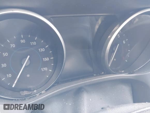 ✅ 2017 Jaguar F-Pace 35t Premium • VIN: SADCJ2BV5HA492856 • Lot: 43362730. Wystawiony na IAAI z przebiegiem Nie podano. Bezpłatny archiwum sprzedaży aukcyjnych z USA i szczegółowy raport historii pojazdu na DreamBid. Zdjęcie 7.