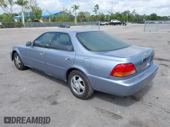 ✅ 1998 Acura TL • VIN: JH4UA3649WC006671 • Lot: 42114271. Wystawiony na IAAI z przebiegiem 100 867 mil. Bezpłatny archiwum sprzedaży aukcyjnych z USA i szczegółowy raport historii pojazdu na DreamBid. Zdjęcie 3.