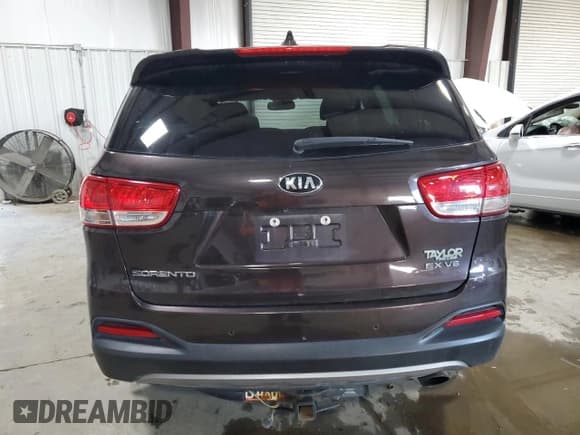 ✅ 2018 Kia Sorento EX • VIN: 5XYPHDA50JG362642 • Лот: 92879575. Опубликован ранее на Copart с пробегом 196 973 миль. Бесплатный доступ к архиву аукционных продаж из США и подробный отчёт об истории автомобиля на DreamBid. Изображение 6.