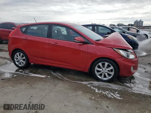 ✅ 2013 Hyundai Accent SE • VIN: KMHCU5AE7DU092467 • Лот: 74228374. Опубликован ранее на Copart с пробегом 146 553 миль. Бесплатный доступ к архиву аукционных продаж из США и подробный отчёт об истории автомобиля на DreamBid. Изображение 4.
