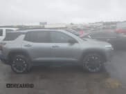 ✅ 2025 Chevrolet Equinox FWD RS • VIN: 3GNAXLEG1SL173319 • Lot: 43038770. Wystawiony na IAAI z przebiegiem 15 146 mil. Bezpłatny archiwum sprzedaży aukcyjnych z USA i szczegółowy raport historii pojazdu na DreamBid. Zdjęcie 13.