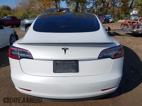 ✅ 2020 Tesla Model 3 Performance • VIN: 5YJ3E1EC9LF784546 • Lot: 43587179. Wystawiony na IAAI z przebiegiem 69 586 mil. Bezpłatny archiwum sprzedaży aukcyjnych z USA i szczegółowy raport historii pojazdu na DreamBid. Zdjęcie 17.