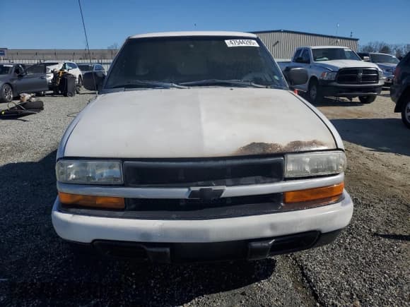 ✅ 2003 Chevrolet S-10 Work Truck • VIN: 1GCCS14X538283330 • Лот: 47544295. Опубликован ранее на Copart с пробегом Не указан. Бесплатный доступ к архиву аукционных продаж из США и подробный отчёт об истории автомобиля на DreamBid. Изображение 5.