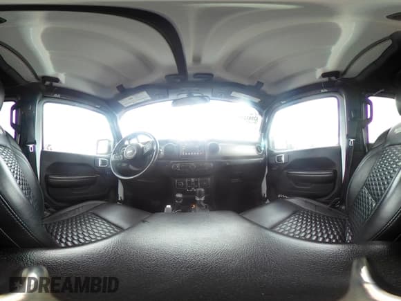 ✅ 2021 Jeep Wrangler Unlimited Willys • VIN: 1C4HJXDG9MW582361 • Lot: 42243238. Wystawiony na IAAI z przebiegiem 78 692 mil. Bezpłatny archiwum sprzedaży aukcyjnych z USA i szczegółowy raport historii pojazdu na DreamBid. Zdjęcie 18.