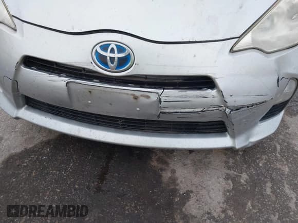 ✅ 2013 Toyota Prius Two • VIN: JTDKDTB38D1556272 • Lot: 43851833. Listed on IAAI with 221,176 mi. Free auction sales archive from the USA and detailed vehicle history report at DreamBid. Image 6.