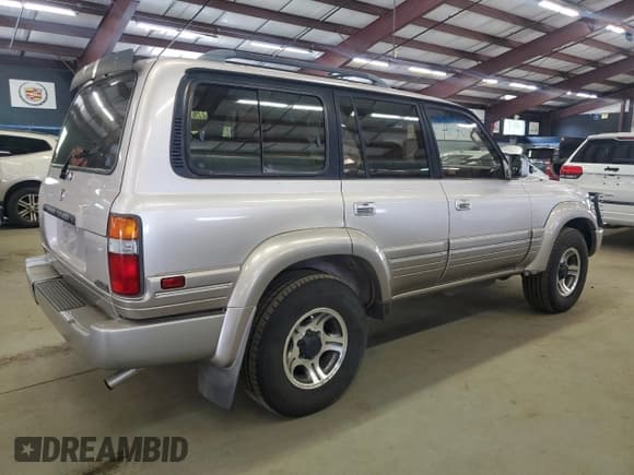 ✅ 1996 Lexus LX 450 • VIN: JT6HJ88J7T0132342 • Лот: 59961405. Опубликован ранее на Copart с пробегом 203 942 миль. Бесплатный доступ к архиву аукционных продаж из США и подробный отчёт об истории автомобиля на DreamBid. Изображение 3.