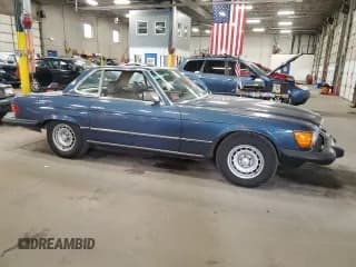 ✅ 1983 Mercedes-Benz 380 SL • VIN: WDBBA45A6DB024682 • Lot: 68236934. Wystawiony na Copart z przebiegiem 212 545 mil. Bezpłatny archiwum sprzedaży aukcyjnych z USA i szczegółowy raport historii pojazdu na DreamBid. Zdjęcie 4.