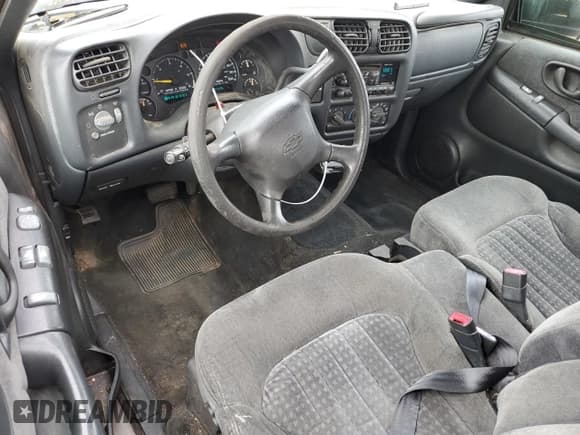 ✅ 2001 Chevrolet S-10 LS • VIN: 1GCCS19W018187215 • Лот: 46799275. Опубликован ранее на Copart с пробегом 140 606 миль. Бесплатный доступ к архиву аукционных продаж из США и подробный отчёт об истории автомобиля на DreamBid. Изображение 8.