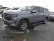 2024 Chevrolet Suburban LT z VIN 1GNSCCKD7RR267668, wystawiony jako IAAI lot #43049269 z przebiegiem 48 190 mil mil oraz . Historia ofert i sprzedaży dostępna na DreamBid. Obrazek 2.