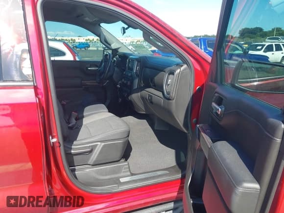 ✅ 2019 Chevrolet Silverado 1500 RST • VIN: 3GCPWDED0KG149801 • Lot: 43593303. Wystawiony na IAAI z przebiegiem 127 333 mil. Bezpłatny archiwum sprzedaży aukcyjnych z USA i szczegółowy raport historii pojazdu na DreamBid. Zdjęcie 5.