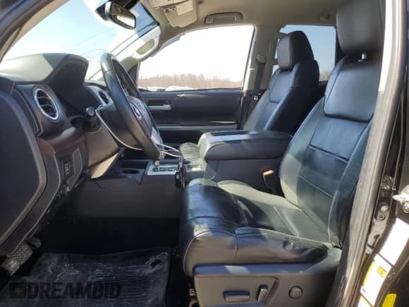 ✅ 2019 Toyota Tundra SR • VIN: 5TFBY5F15KX845435 • Lot: 49157035. Wystawiony na Copart z przebiegiem 121 419 mil. Bezpłatny archiwum sprzedaży aukcyjnych z USA i szczegółowy raport historii pojazdu na DreamBid. Zdjęcie 7.