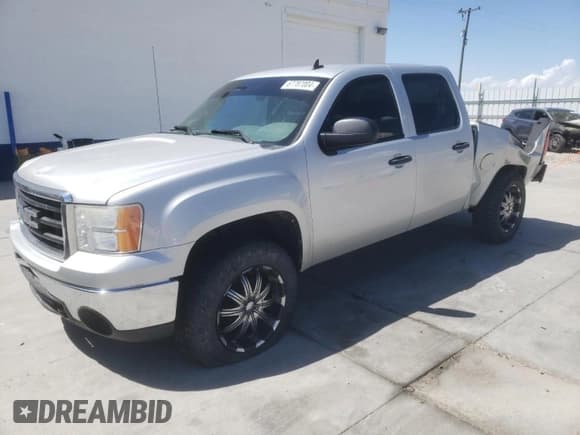 ✅ 2010 GMC Sierra 1500 • VIN: 3GTXKVE28AG143985 • Lot: 67787004. Wystawiony na Copart z przebiegiem Nie podano. Bezpłatny archiwum sprzedaży aukcyjnych z USA i szczegółowy raport historii pojazdu na DreamBid. Zdjęcie 1.