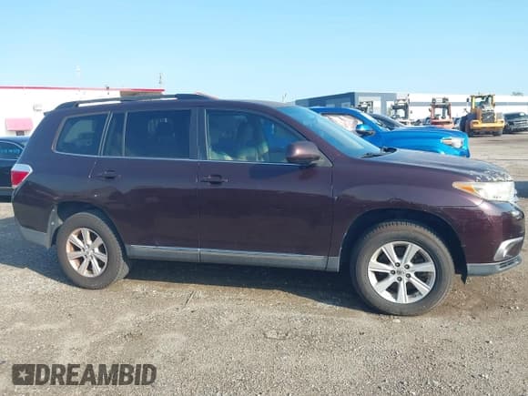 ✅ 2012 Toyota Highlander • VIN: 5TDZA3EH7CS019568 • Лот: 42847672. Опубликован ранее на IAAI с пробегом 176 466 миль. Бесплатный доступ к архиву аукционных продаж из США и подробный отчёт об истории автомобиля на DreamBid. Изображение 13.