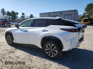 ✅ 2024 Lexus RZ 450e Premium • VIN: JTJAAAAB3RA026412 • Lot: 83287004. Wystawiony na Copart z przebiegiem 906 mil. Bezpłatny archiwum sprzedaży aukcyjnych z USA i szczegółowy raport historii pojazdu na DreamBid. Zdjęcie 2.