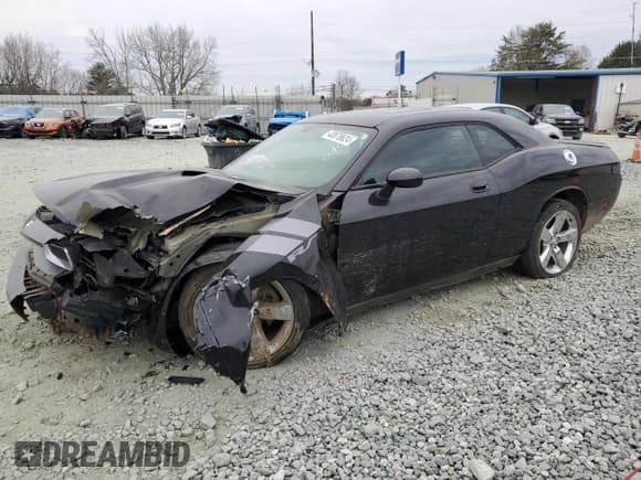 ✅ 2010 Dodge Challenger R/T • VIN: 2B3CJ5DT8AH322704 • Lot: 40878624. Wystawiony na Copart z przebiegiem 111 085 mil. Bezpłatny archiwum sprzedaży aukcyjnych z USA i szczegółowy raport historii pojazdu na DreamBid. Zdjęcie 1.