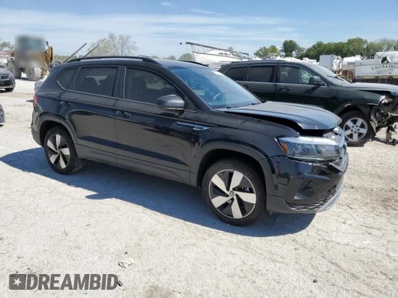 ✅ 2024 Volkswagen Taos S • VIN: 3VV8X7B27RM021610 • Лот: 72465984. Опубликован ранее на Copart с пробегом 9 520 миль. Бесплатный доступ к архиву аукционных продаж из США и подробный отчёт об истории автомобиля на DreamBid. Изображение 4.