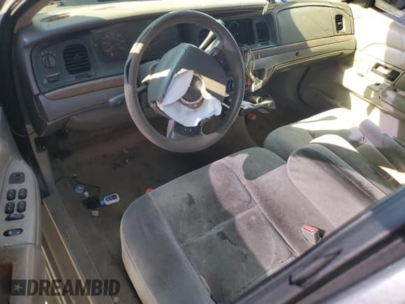 ✅ 2006 Ford Crown Victoria • VIN: 2FAFP73V86X122451 • Лот: 50893875. Опубликован ранее на Copart с пробегом 338 845 миль. Бесплатный доступ к архиву аукционных продаж из США и подробный отчёт об истории автомобиля на DreamBid. Изображение 8.