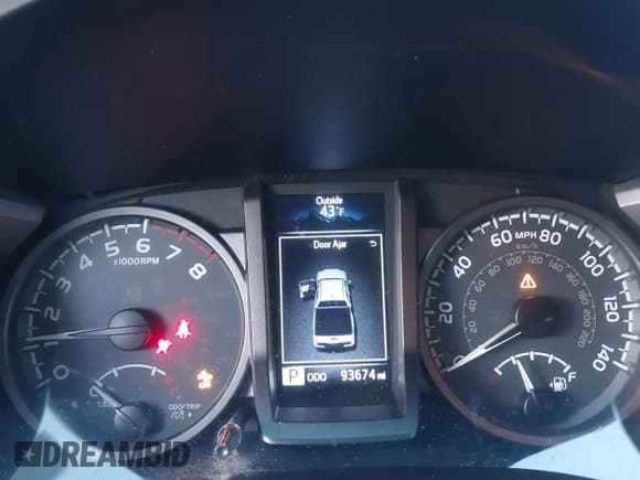 ✅ 2018 Toyota Tacoma TRD Off Road • VIN: 3TMDZ5BN3JM045249 • Lot: 43763649. Listed on IAAI with 93,674 mi. Free auction sales archive from the USA and detailed vehicle history report at DreamBid. Image 7.