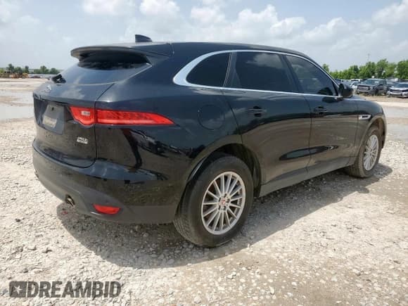 ✅ 2019 Jaguar F-Pace 25t • VIN: SADCS2FX5KA391378 • Lot: 62918735. Listed on Copart with 107,912 mi. Free auction sales archive from the USA and detailed vehicle history report at DreamBid. Image 3.