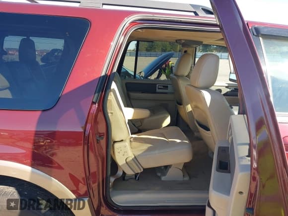 ✅ 2013 Ford Expedition Max XLT • VIN: 1FMJK1H59DEF16561 • Lot: 43611898. Listed on IAAI with 137,021 mi. Free auction sales archive from the USA and detailed vehicle history report at DreamBid. Image 8.