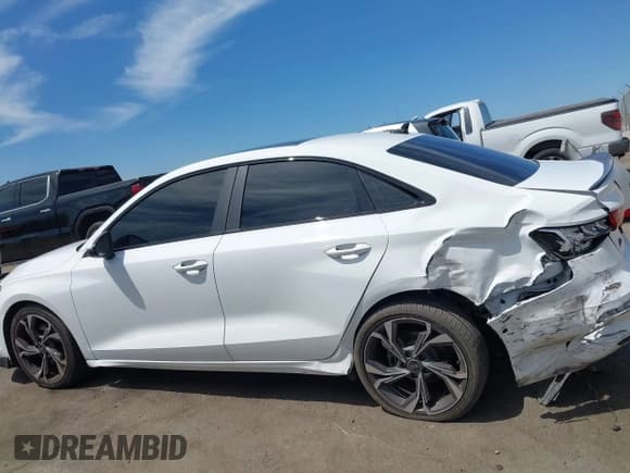 ✅ 2023 Audi A3 Premium • VIN: WAUAUDGY7PA049855 • Lot: 43036681. Wystawiony na IAAI z przebiegiem 47 211 mil. Bezpłatny archiwum sprzedaży aukcyjnych z USA i szczegółowy raport historii pojazdu na DreamBid. Zdjęcie 14.