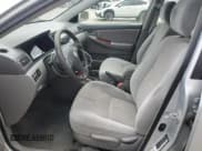 ✅ 2007 Toyota Corolla LE • VIN: 2T1BR30E07C772378 • Лот: 92955445. Опубликован ранее на Copart с пробегом 97 507 миль. Бесплатный доступ к архиву аукционных продаж из США и подробный отчёт об истории автомобиля на DreamBid. Изображение 7.