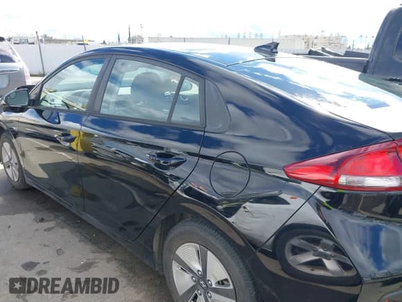 ✅ 2019 Hyundai Ioniq Blue • VIN: KMHC65LC3KU175915 • Lot: 41778594. Wystawiony na IAAI z przebiegiem 109 977 mil. Bezpłatny archiwum sprzedaży aukcyjnych z USA i szczegółowy raport historii pojazdu na DreamBid. Zdjęcie 15.